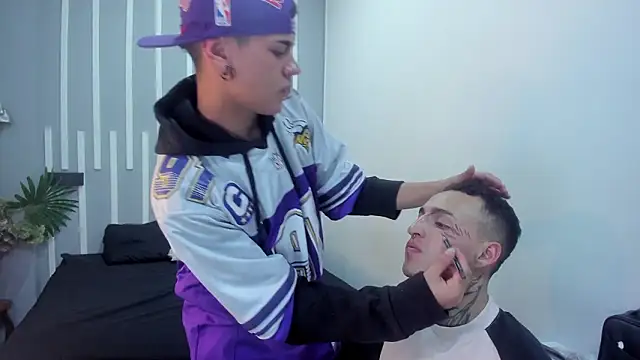 Snapshot of Mk_Desire chatting on February 25, 2:23 am Mk Desire online show from February 25, 2:23 am