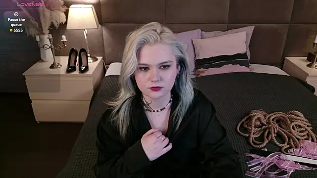 Snapshot of Ivy_Marlowe chatting on April 28, 2:10 pm Ivy Marlowe online show from April 28, 2:10 pm