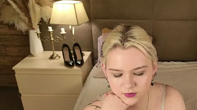 Ivy Marlowe online show from April 18, 10:17 am