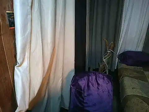Snapshot of Conmasterxxx chatting on May 9, 11:13 am Conmasterxxx online show from May 9, 11:13 am