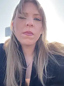 TiffyRose online show from March 5, 12:02 pm