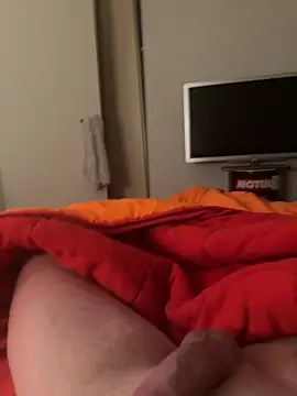 Snapshot of foudesexe23 chatting on February 27, 2:01 am foudesexe23 online show from February 27, 2:01 am