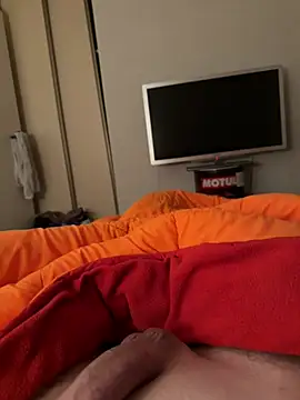 Snapshot of foudesexe23 chatting on February 25, 6:02 am foudesexe23 online show from February 25, 6:02 am