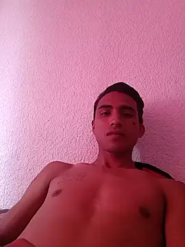 reyesx4 online show from June 15, 9:03 pm