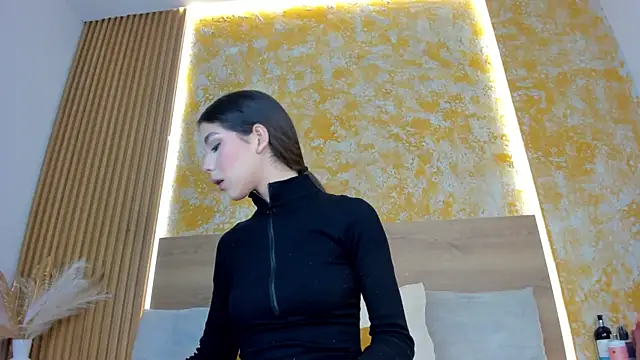 julietta pink online show from March 23, 11:32 am