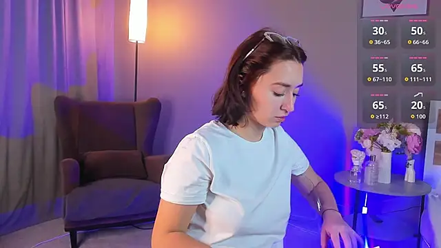 Tiffany Robinson online show from March 15, 3:02 am