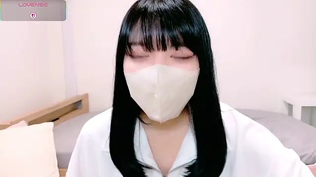 natsuka-chan online show from April 5, 5:47 am