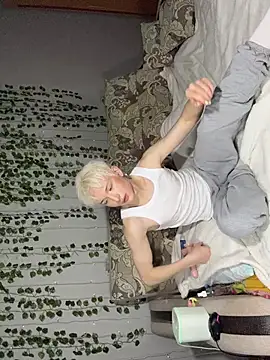 TwinkRyder online show from March 10, 12:31 pm