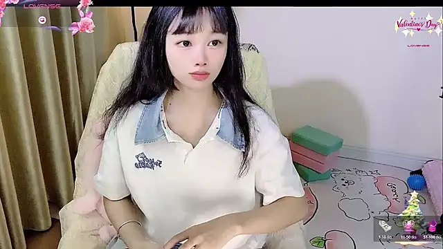 okyssa online show from June 4, 3:17 pm