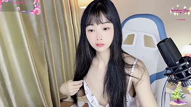 okyssa online show from May 2, 1:22 am