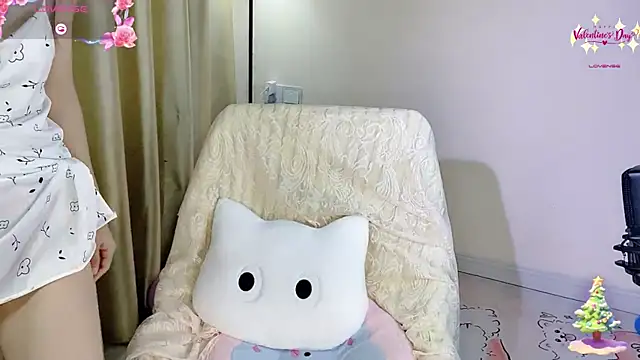 okyssa online show from June 6, 3:12 am
