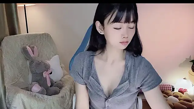 okyssa online show from May 26, 9:57 pm