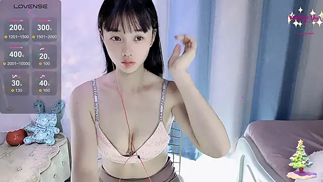 okyssa online show from April 9, 2:23 pm