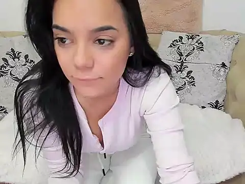 Snapshot of EnticingAmy chatting on February 28, 8:25 am EnticingAmy online show from February 28, 8:25 am