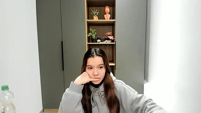 LouanneBrant online show from February 21, 12:18 pm