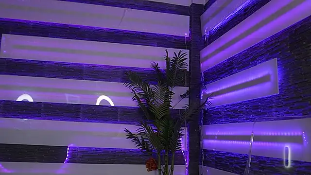 ItsIvyLicious  online show from February 21, 8:55 pm