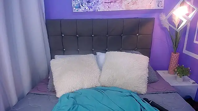 milk chloe  online show from March 15, 7:54 pm