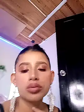 milk chloe  online show from March 25, 6:40 pm