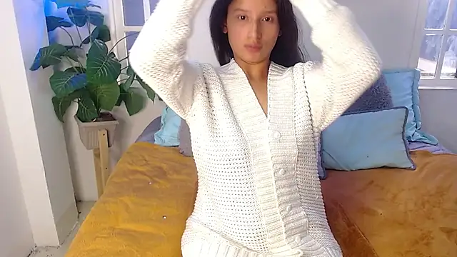 milk chloe  online show from March 12, 1:37 pm