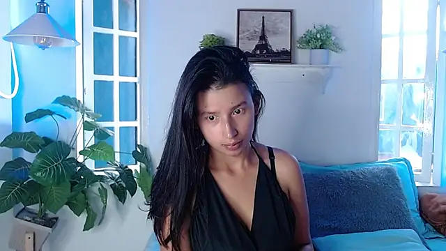 milk chloe  online show from March 4, 1:30 pm