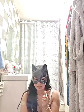 halii21 online show from April 13, 11:42 pm