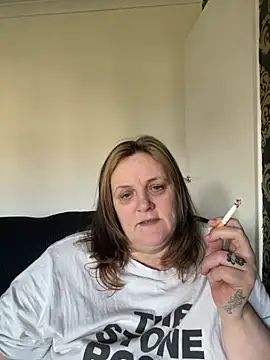 Snapshot of Busty-GilfQuinn chatting on February 22, 10:39 am Busty-GilfQuinn online show from February 22, 10:39 am