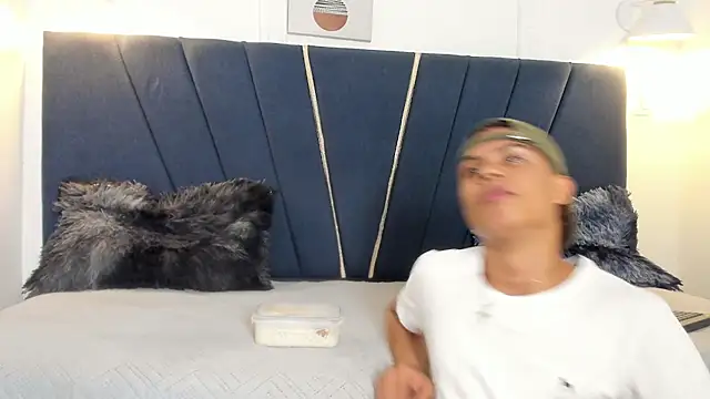 apolo cum18 online show from February 25, 7:25 pm