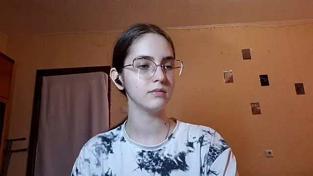 Snapshot of Katelemon chatting on June 15, 12:27 pm Katelemon online show from June 15, 12:27 pm