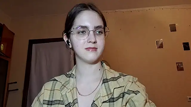 Katelemon online show from April 17, 2:09 pm