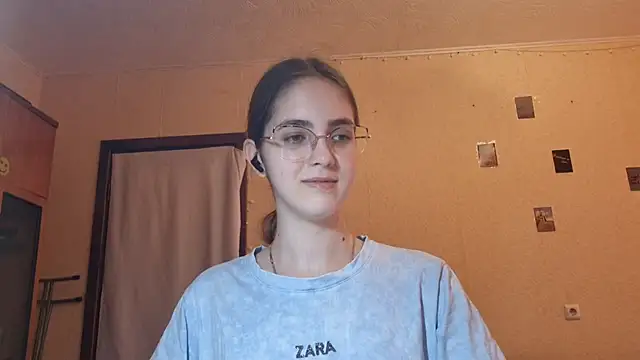 Snapshot of Katelemon chatting on July 3, 11:17 am Katelemon online show from July 3, 11:17 am
