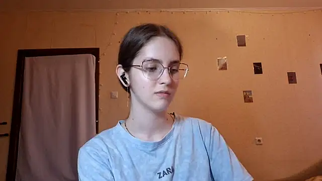 Snapshot of Katelemon chatting on June 10, 2:51 pm Katelemon online show from June 10, 2:51 pm