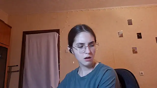 Snapshot of Katelemon chatting on June 12, 9:18 am Katelemon online show from June 12, 9:18 am