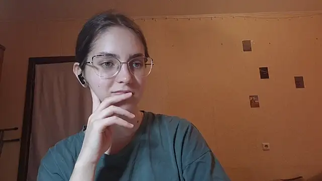 Snapshot of Katelemon chatting on July 14, 1:50 pm Katelemon online show from July 14, 1:50 pm