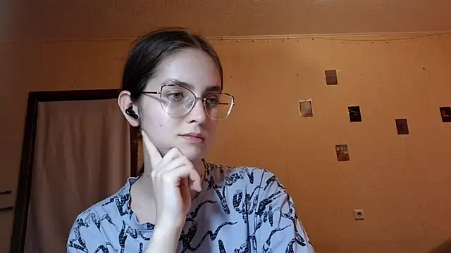 Snapshot of Katelemon chatting on June 24, 2:26 pm Katelemon online show from June 24, 2:26 pm