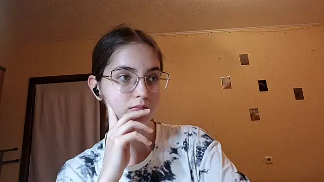 Snapshot of Katelemon chatting on June 29, 3:23 pm Katelemon online show from June 29, 3:23 pm