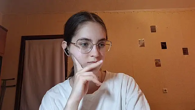 Snapshot of Katelemon chatting on July 2, 11:16 am Katelemon online show from July 2, 11:16 am