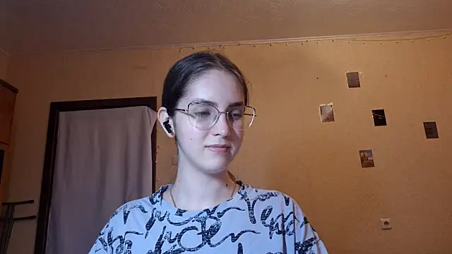Snapshot of Katelemon chatting on June 17, 3:22 pm Katelemon online show from June 17, 3:22 pm