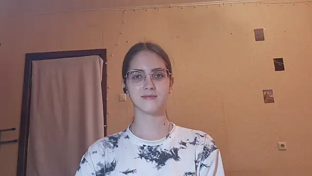 Snapshot of Katelemon chatting on July 17, 9:39 am Katelemon online show from July 17, 9:39 am