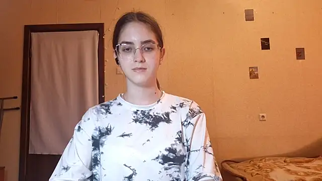Snapshot of Katelemon chatting on July 16, 10:45 am Katelemon online show from July 16, 10:45 am