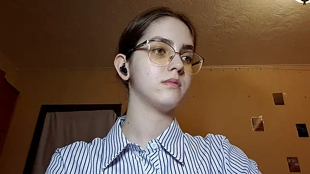 Katelemon online show from April 6, 2:29 pm