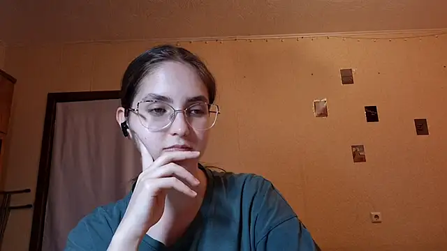 Snapshot of Katelemon chatting on June 21, 3:29 pm Katelemon online show from June 21, 3:29 pm