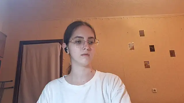 Snapshot of Katelemon chatting on June 22, 12:46 pm Katelemon online show from June 22, 12:46 pm