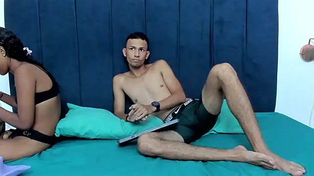 saul y saray online show from March 28, 7:48 pm