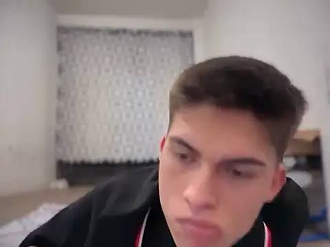 Snapshot of bbluchito chatting on February 24, 11:38 pm bbluchito online show from February 24, 11:38 pm