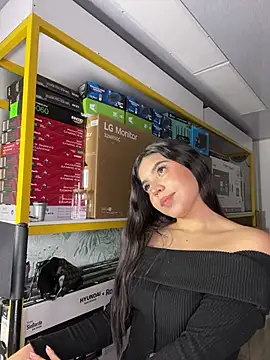 Snapshot of Ambarina_ chatting on May 5, 11:46 am Ambarina online show from May 5, 11:46 am