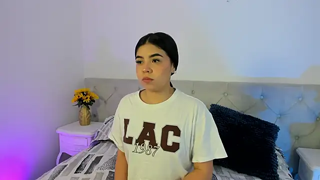 Snapshot of Ambarina_ chatting on June 2, 11:43 am Ambarina online show from June 2, 11:43 am