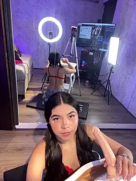 Snapshot of Ambarina_ chatting on April 30, 11:39 am Ambarina online show from April 30, 11:39 am