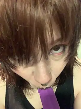 Snapshot of vampboytoy chatting on February 22, 6:20 pm vampboytoy online show from February 22, 6:20 pm