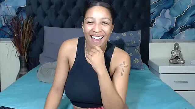 Snapshot of TemptedAngel chatting on February 28, 7:46 pm TemptedAngel online show from February 28, 7:46 pm