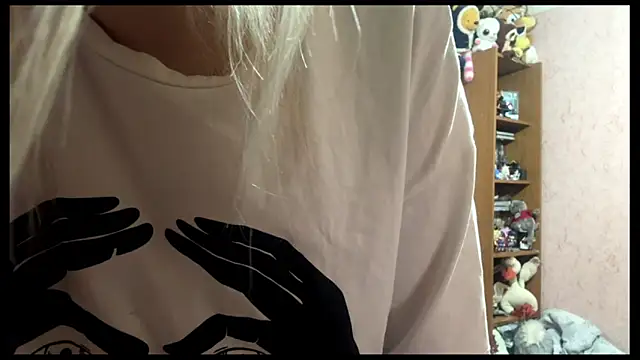 LiraDreamX online show from April 15, 3:16 pm